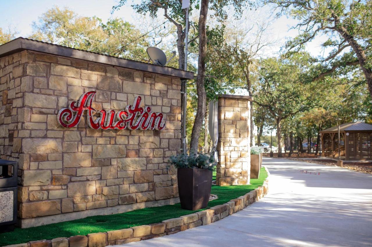 7744 Ranch Glamping Resort Austin Exterior photo