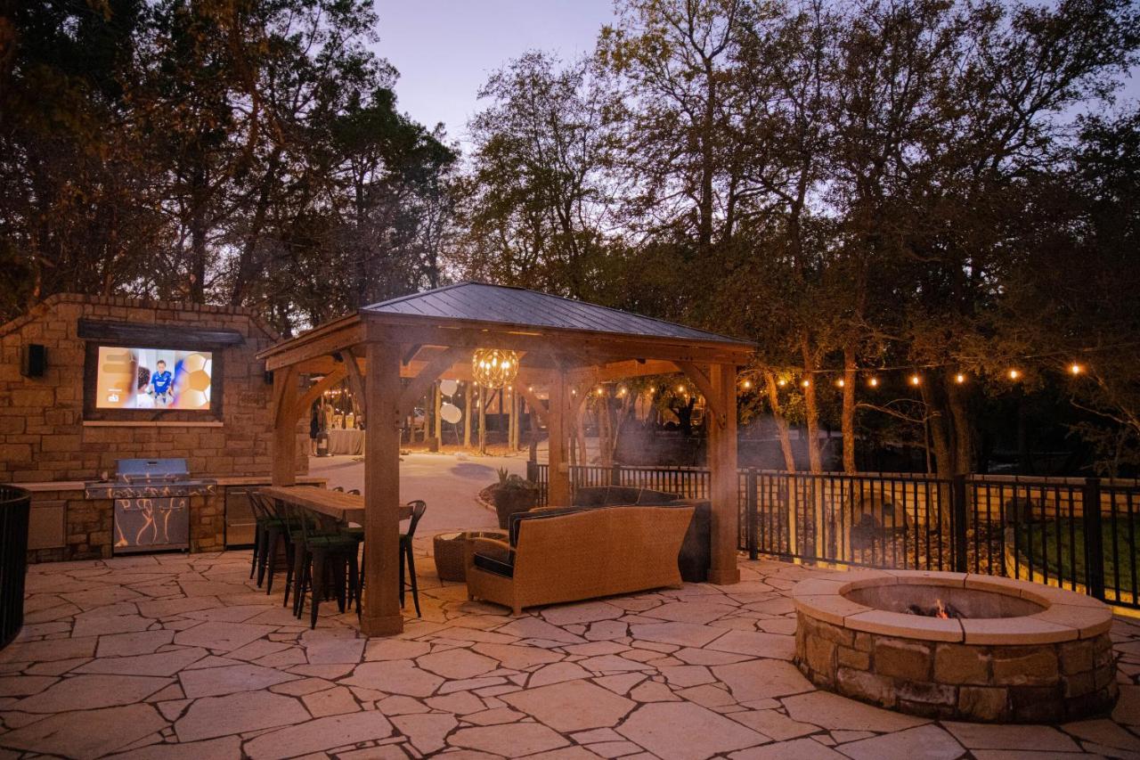 7744 Ranch Glamping Resort Austin Exterior photo