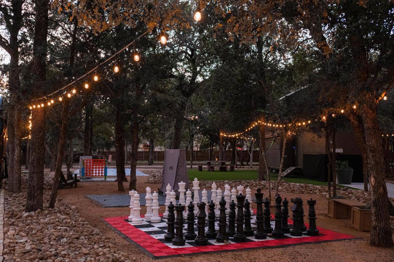 7744 Ranch Glamping Resort Austin Exterior photo
