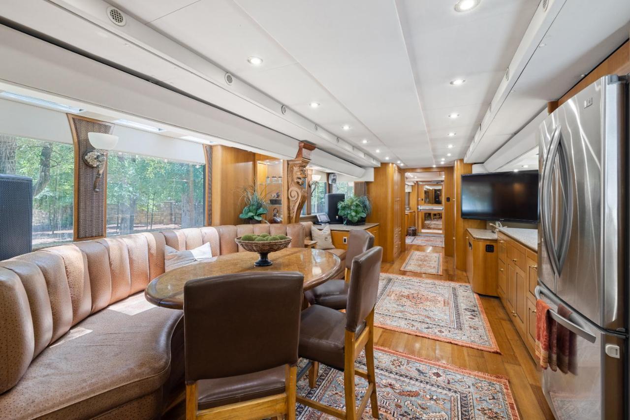 7744 Ranch Glamping Resort Austin Room photo