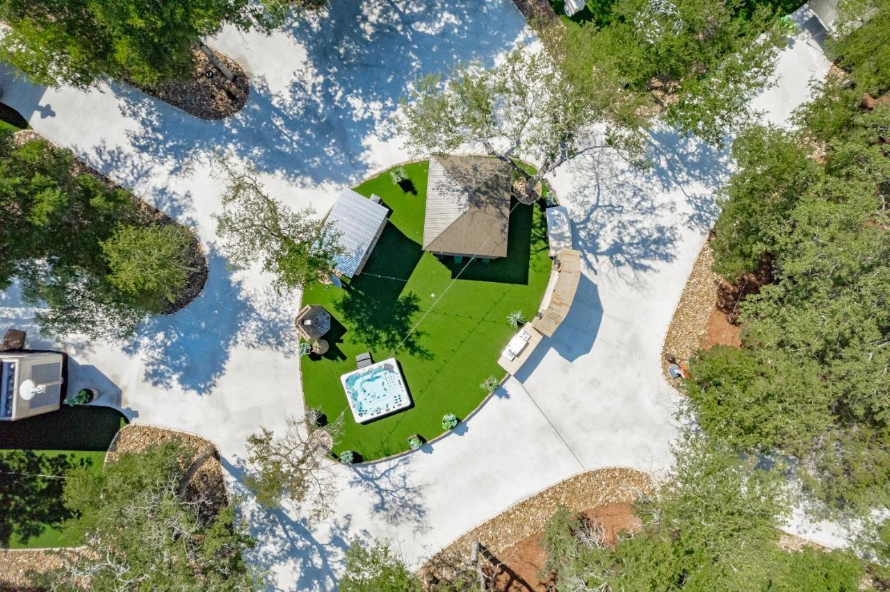 7744 Ranch Glamping Resort Austin Room photo