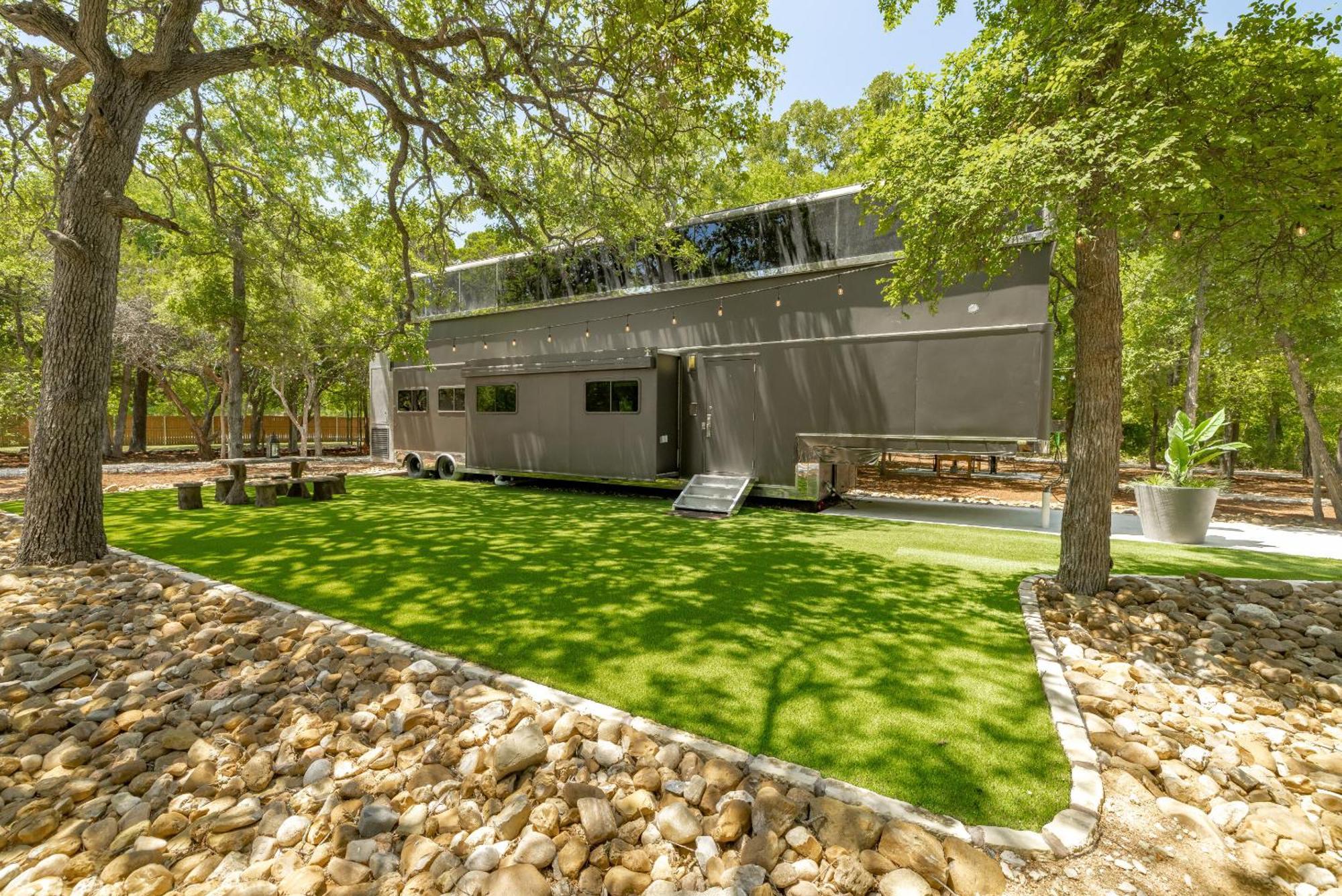 7744 Ranch Glamping Resort Austin Room photo