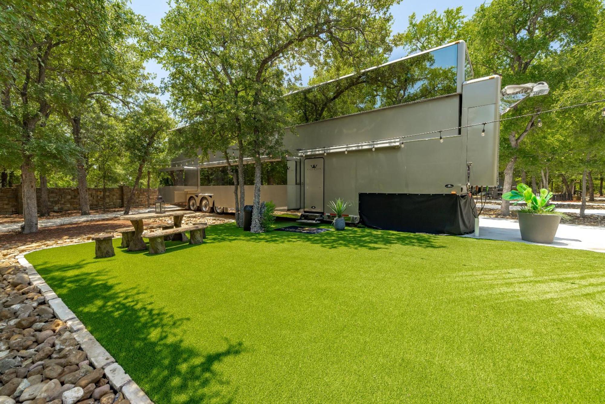 7744 Ranch Glamping Resort Austin Room photo