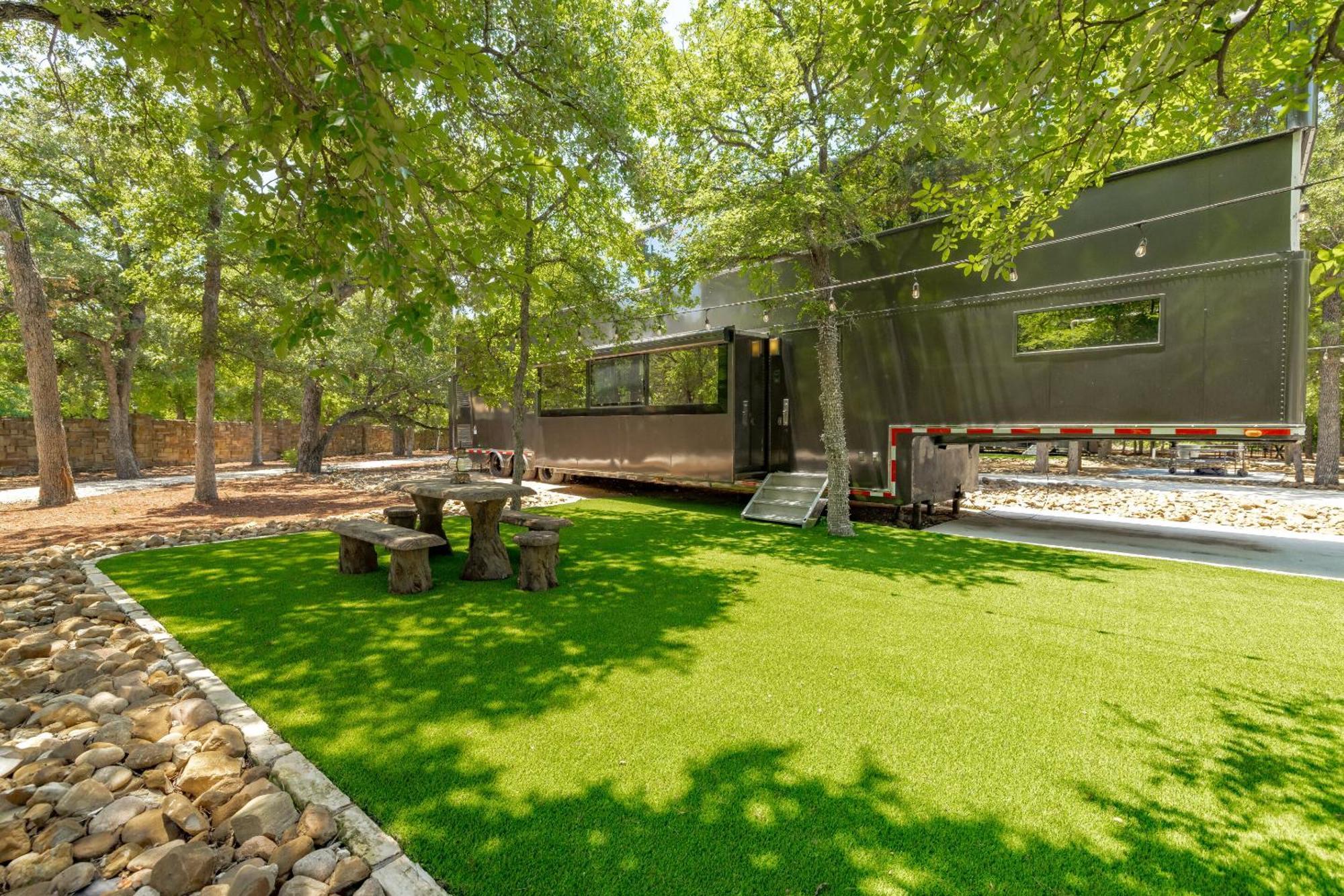 7744 Ranch Glamping Resort Austin Room photo